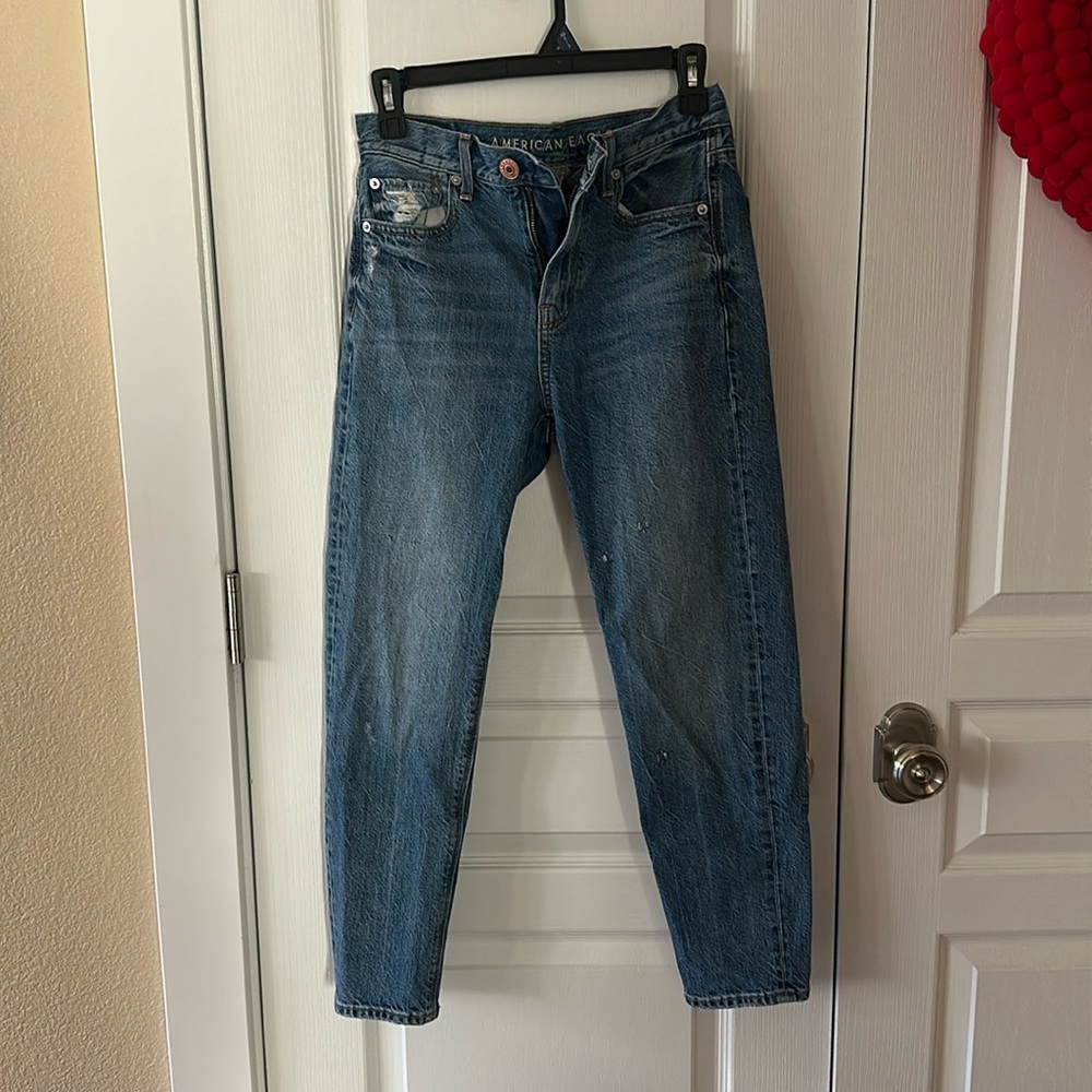 American Eagle medium wash mom jeans